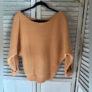 Cozy FOREVER 21 Tan Oversized Sweater Women’s Medium Juniors Off shoulder fit